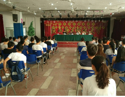  锤党性  树典型  修品格