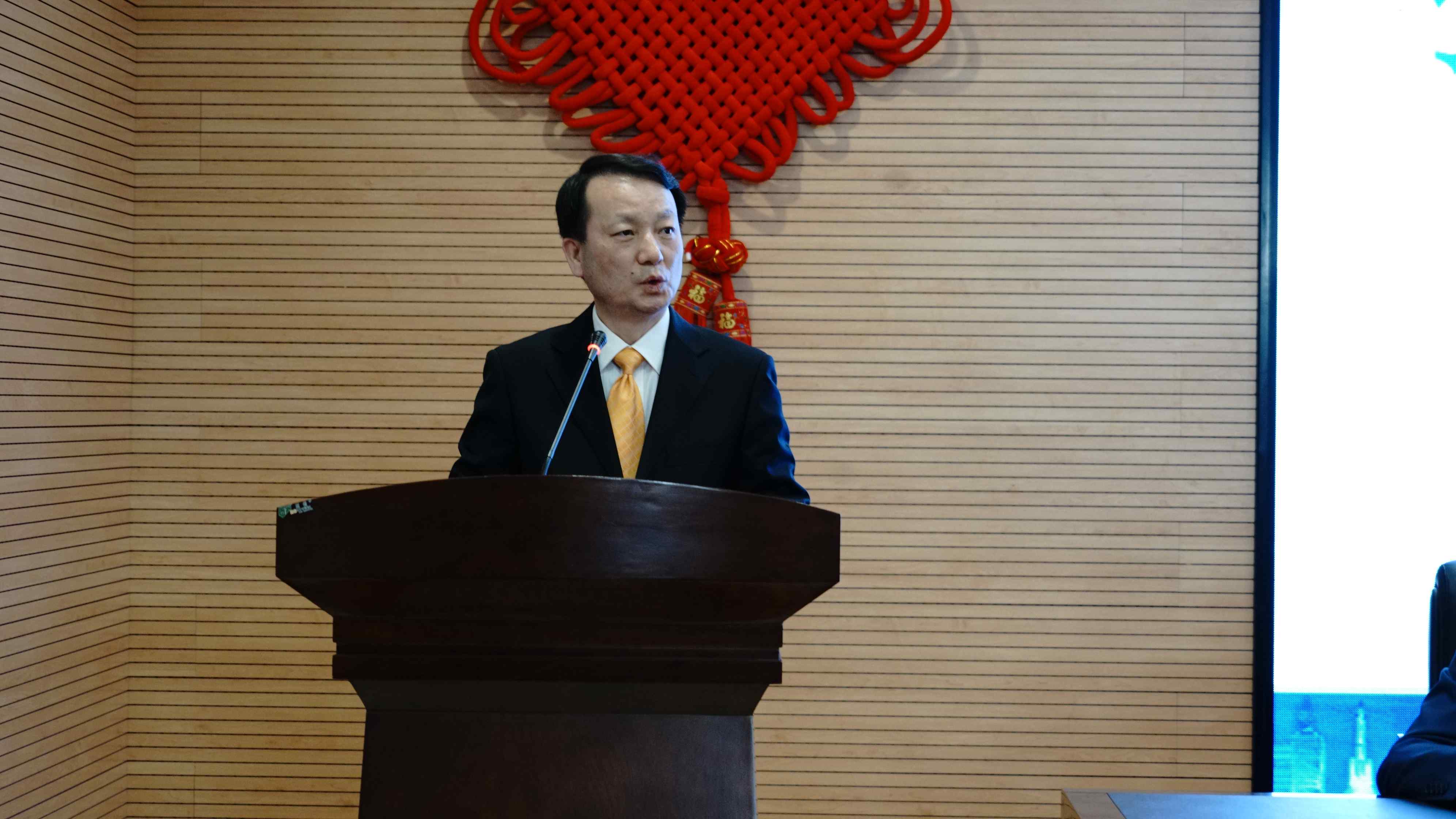 砥砺奋进力争上游，紧抓机遇继续前进