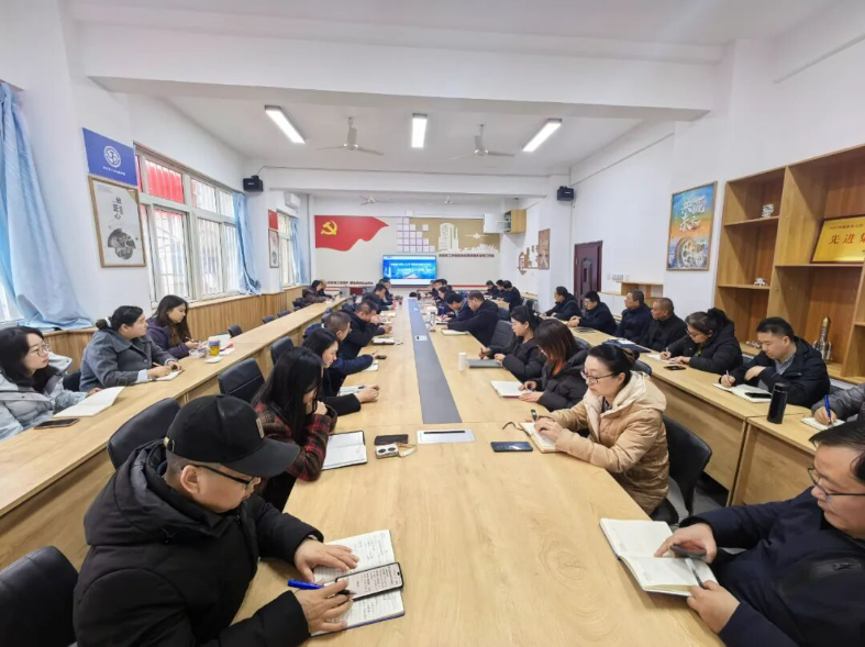 学校2026年安全工作会圆满召开